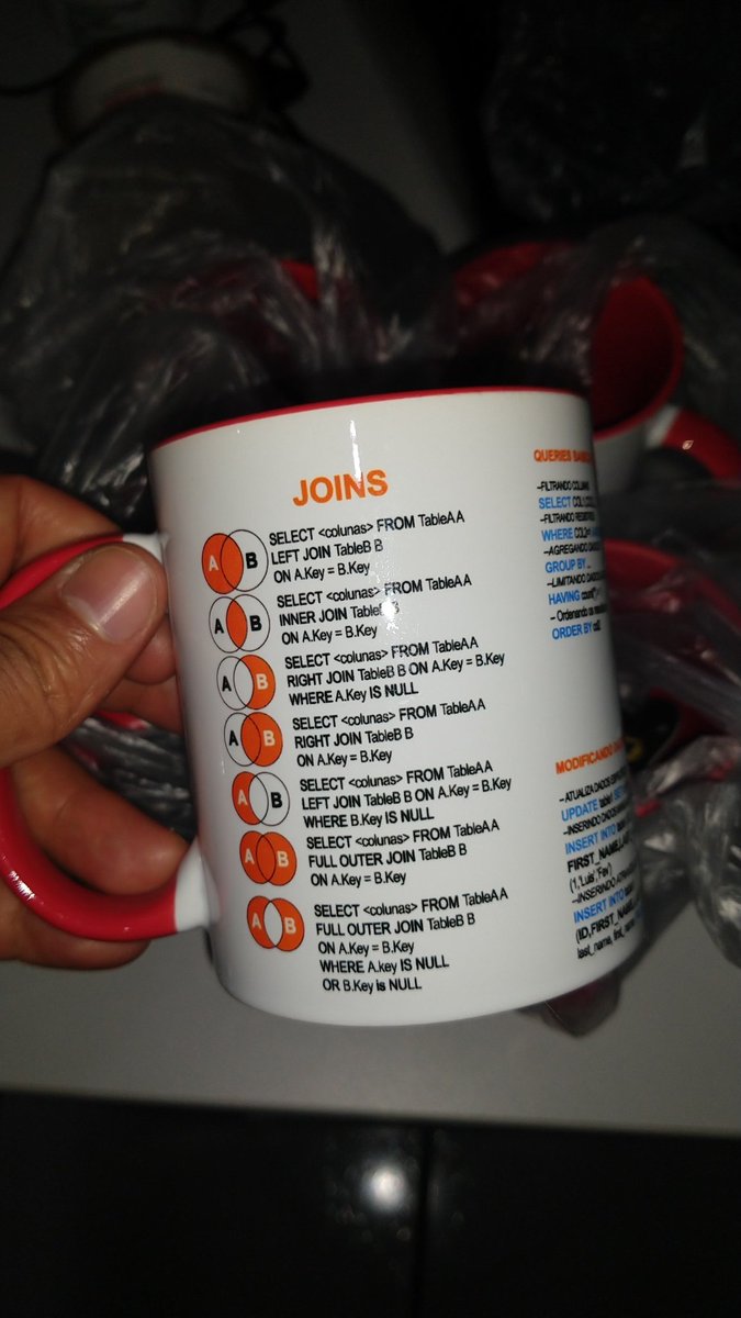 codvsstore's tweet image. O segredo para um ótimo SQL? Um café quente na mão e uma caneca personalizada que só os verdadeiros entendedores terão. Celebre o #DiaDoProgramador com nossas canecas de banco de dados !
#bolhadev