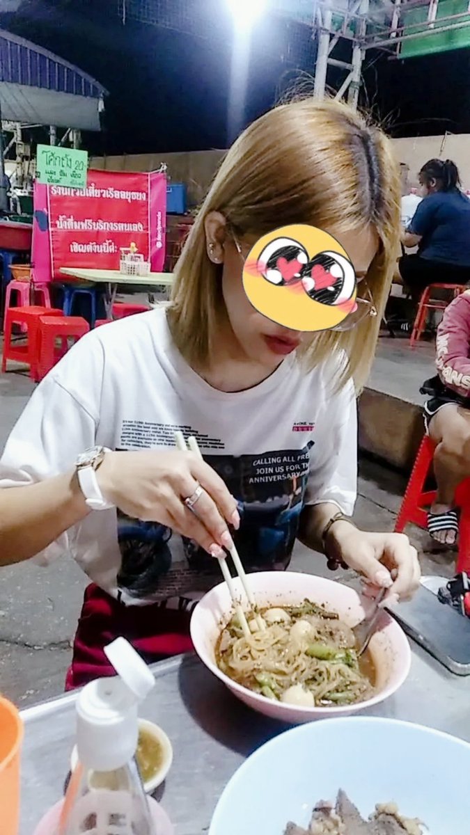 บอกแล้วเลี้ยงง่าย ขอแค่มีก๋วยเตี๋ยวหมูน้ำตกก็พอ🤤 #ริมน้ำ
พุ่งนี้ยีงว่างนะคะ พาเที่ยวด้วยยยย🥰