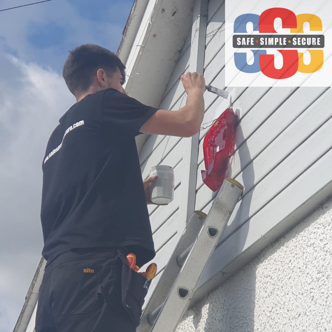 SafeSimpleSec's tweet image. If you are not happy we are not happy.  At Safe Simple Secure client satisfaction is our number one priority, even if that does mean getting the paintbrush out.

For a quote please get in touch.
🔵 T:0131 558 9205
🔴 E: info@safesimplesecure.com
🟡 W: safesimplesecure.com