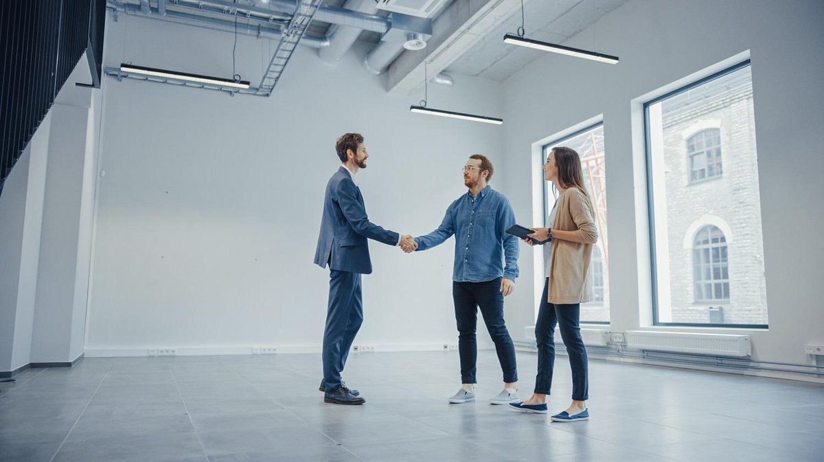 ElCentinelaTV's tweet photo. #AECOP #Iniciativas #Confianza #Clientes
Entidades que conforman la Cámara de Empresas de Compra Programada AECOP, durante más de 12 años fortalecen la gestión del sistema de compra programada de bienes muebles e inmuebles en el país, cuidando la confianza de sus clientes. 📷📷 https://t.co/gOevknP0qI