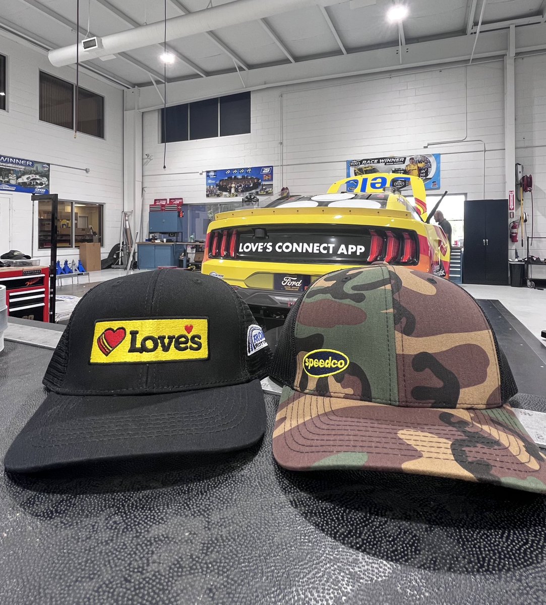 GIVEAWAY. Two items today thanks to <a href="/LovesTravelStop/">Love's Travel Stops</a> and @SpeedcoPM. Follow us, <a href="/Mc_Driver/">Michael McDowell</a>, <a href="/ZaneSmith/">Zane Smith</a>, <a href="/LovesTravelStop/">Love's Travel Stops</a>, and @SpeedcoPM to enter.