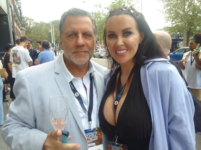 So nice to meet again the friendly Jada spark XBIZ Amsterdam 2023 @JadaSparksxx https://t.co/aRHeaKH