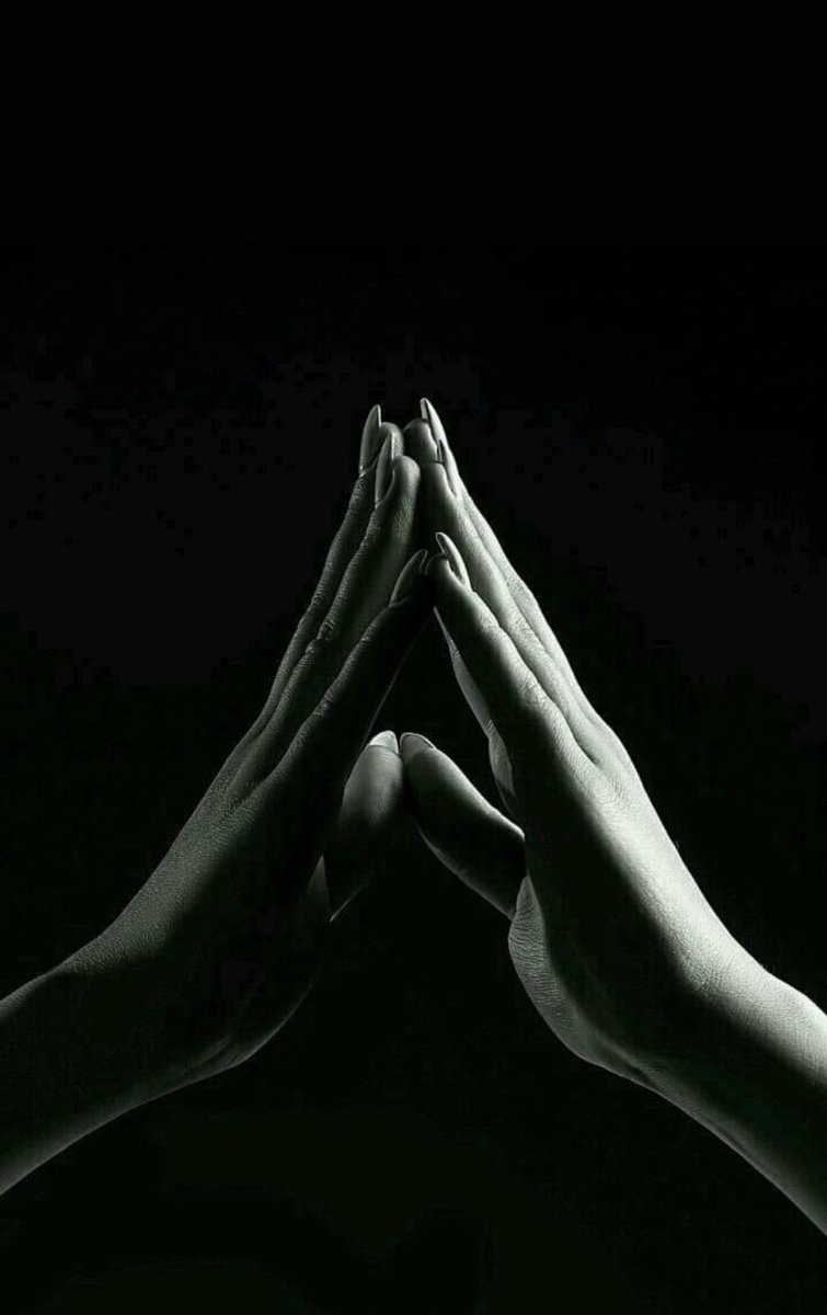 بعض مشاعرنا تكتبها اقلاماً أخرى 
ربما للمشاعر أربعون شبيه أيضاً  ..؟
: