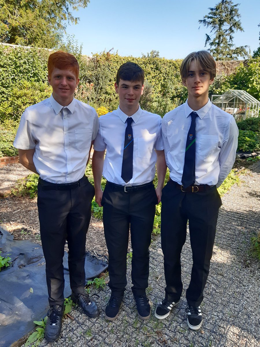 YPI season is in full swing <a href="/McLarenHigh/">McLaren High School 🏳️‍🌈</a> as our groups get out and about visiting some of the AMAZING charities they have chosen to work with! High praise for all our young peoples conduct and effort 👏🏻 <a href="/ypi_scotland/">YPI Scotland</a>