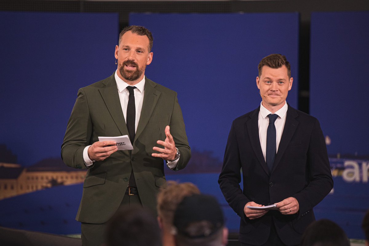 Bomby k tyči tweet media