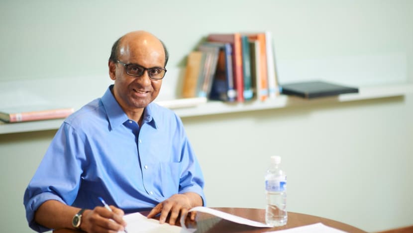 #Indian origin Tharman Shanmugaratnam to be Sworn In as Singapore's New President on Thursday

Read more on: shorts91.com/category/india…

@Tharman_S @IndiainSingapor #Singapore #SingaporeGP