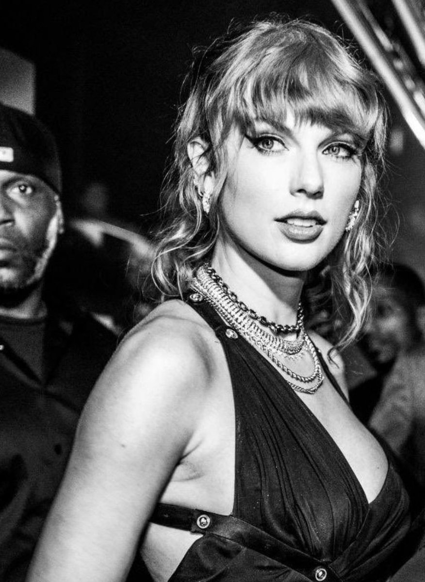 THE taylor swift photo my god