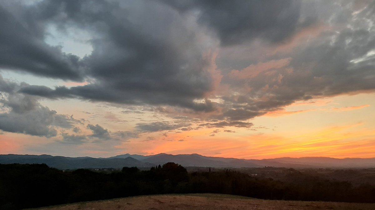 inja5248's tweet image. Buona notte a tutti 💫💤🇮🇹👋

#indiansummer ?
no no #italiansummer