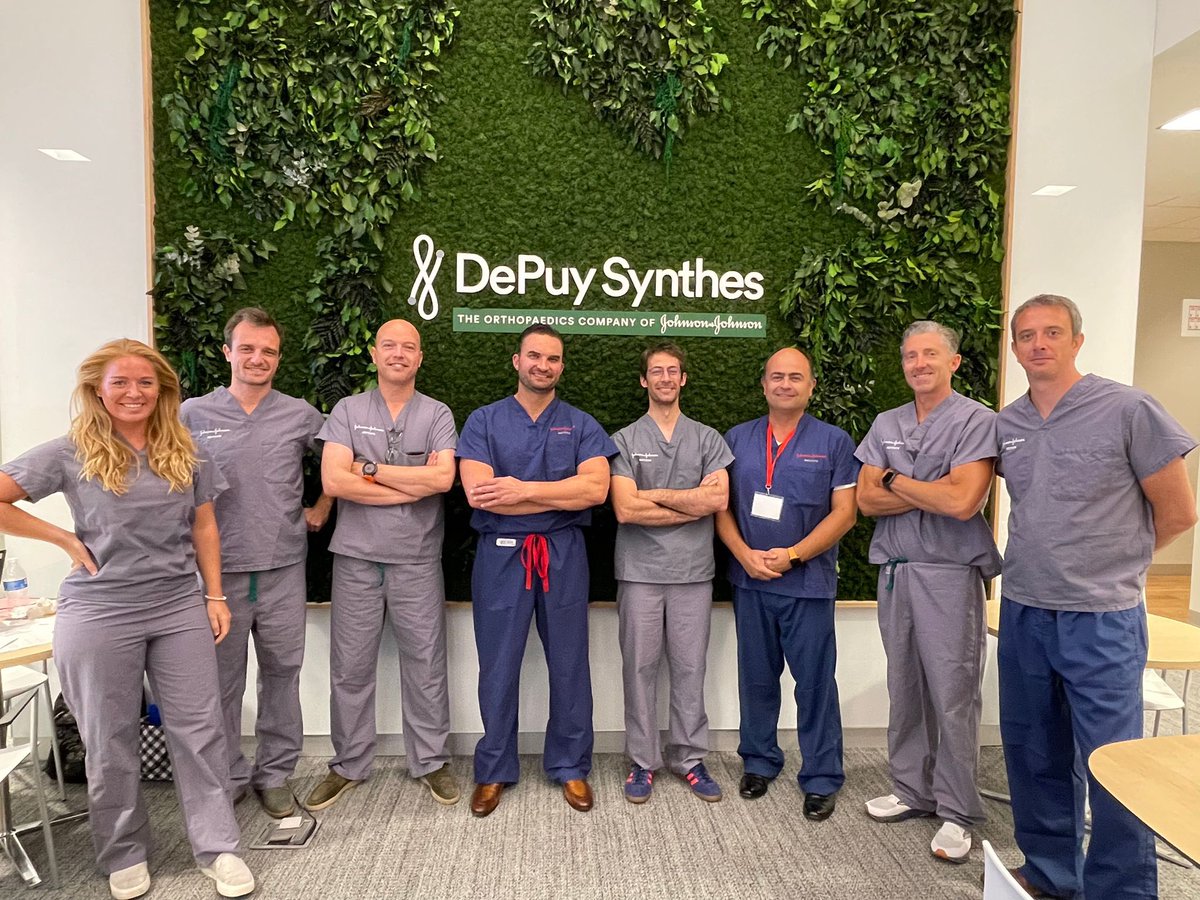 DrPJVDK's tweet photo. In July we got our training for the new #Velys knee robot @DePuySynthes Miami. In a couple of weeks @azsintjan will be the first European Hospital using this magnificent technology. #proud #knee #robotics https://t.co/5YUfc5428a