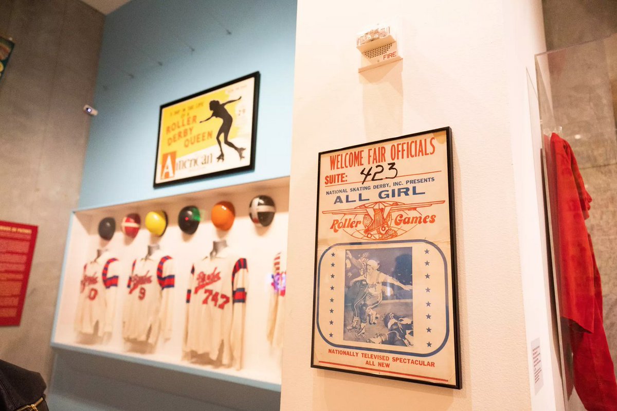 'It’s not just about the untold stories [of the #OlympicAuditorium], but also about preserving it, because this information is not out there as much as it should be,” Esperanza Sanchez (of @LAPlazaLA). @chels_hylton: latimes.com/delos/story/20… @olympicaud #rollerderby #boxinghistory