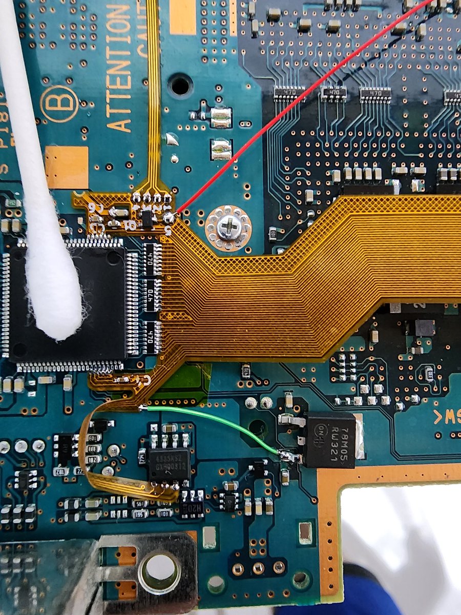 Mobiusstriptech's tweet image. This PS2 FAT came in for a fancy new @PixelFXco Retro GEM install.  Get super sharp pixels using motion adaptive deinterlacing at up to 1440p resolution! This install is not for the faint of heart.