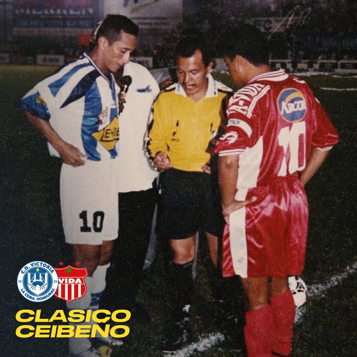 CDVictoriaLCB's tweet photo. Tarde de TB 🖼️📷
Previo al clásico de mañana 🌴🦀
Reconoces algún jugador de las fotos?
#clasico #victoriavida #jornada7 https://t.co/uMJS7KDfEm