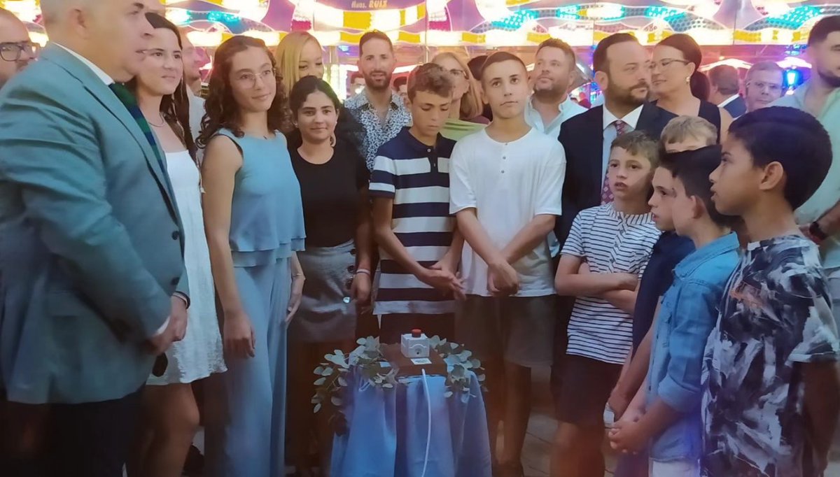 El @ayuntamientolaalgaba inaugura la Feria de La Algaba homenajeando a nuestros alumnos ganadores del concurso Andalucía en un Mapa del @ieca_andalucia
Orgullosos de nuestro colegio. #ceippurísimaconcepción #inloveconelpurisima #andaluciaenunmapa
#feriadelaalgaba