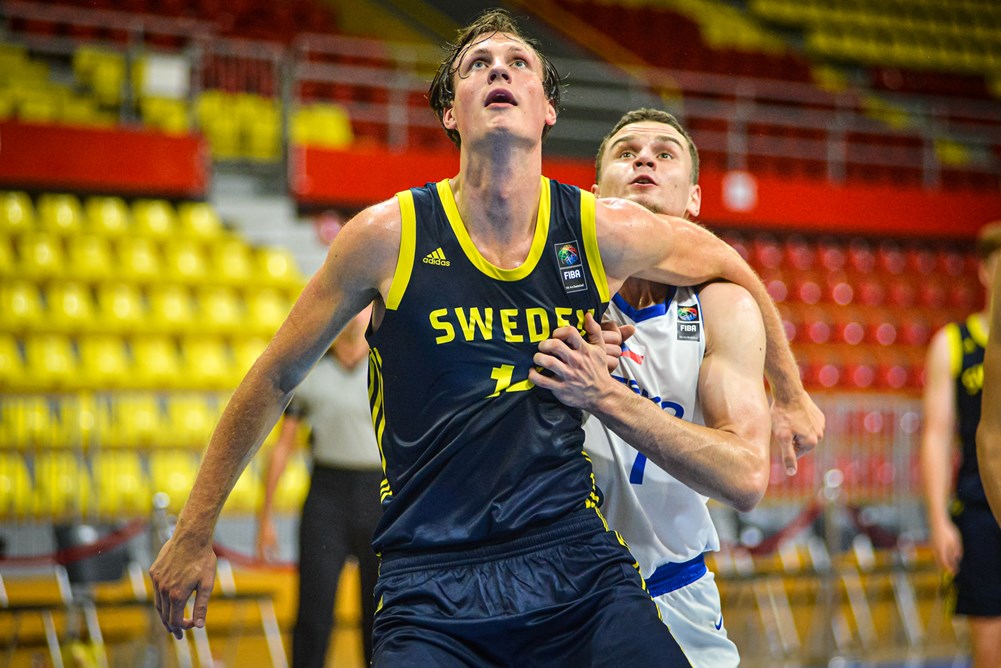 One of the more intriguing prospects in the 2024 JUCO class is 6'9 F Vilhelm Bodingh from Vincennes.  Vilhelm is a freshman qualifier that has represented good Swedish national teams the past two years and is a true  stretch forward.  
HIGHLIGHTS youtu.be/2aMJYoHiWBo