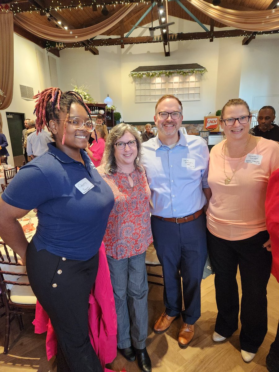 JohannaSchuber2's tweet photo. Excited to spend the afternoon with #GunSafety champions and friends at the @CAGVNews luncheon.  Congratulations to @raskinsar and Janet Rice on their well-deserved awards. Great hanging out @DrJDodington and @kerri_raissian.  #CTHVIP  #HartfordCommunitiesThatCare https://t.co/j0ON8S7hM3