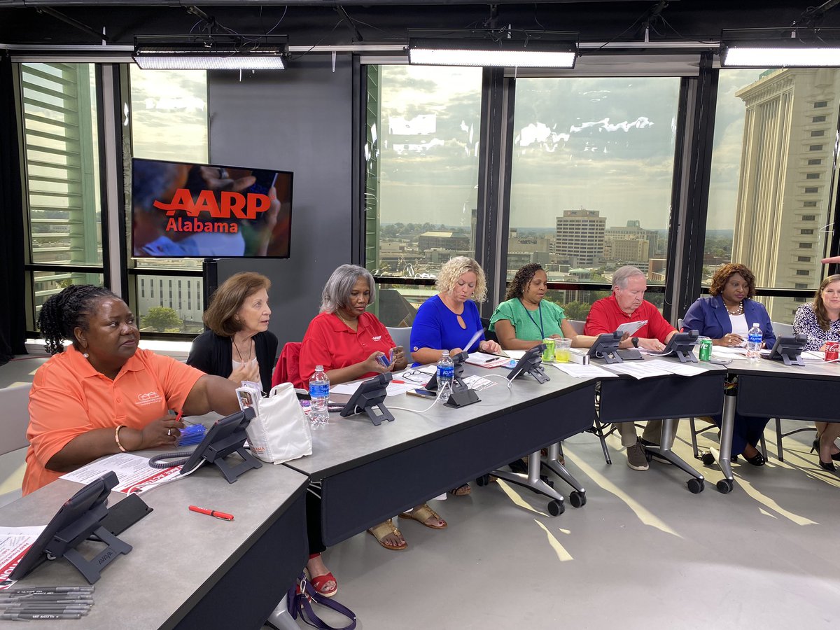 WrightAARP's tweet photo. The lines are now open for the @aarpal @wsfa12news Fraud Bank in Montgomery. The lines are open 334.613.8283. #FraudWatchNetwork https://t.co/3B7yRw9Y8B