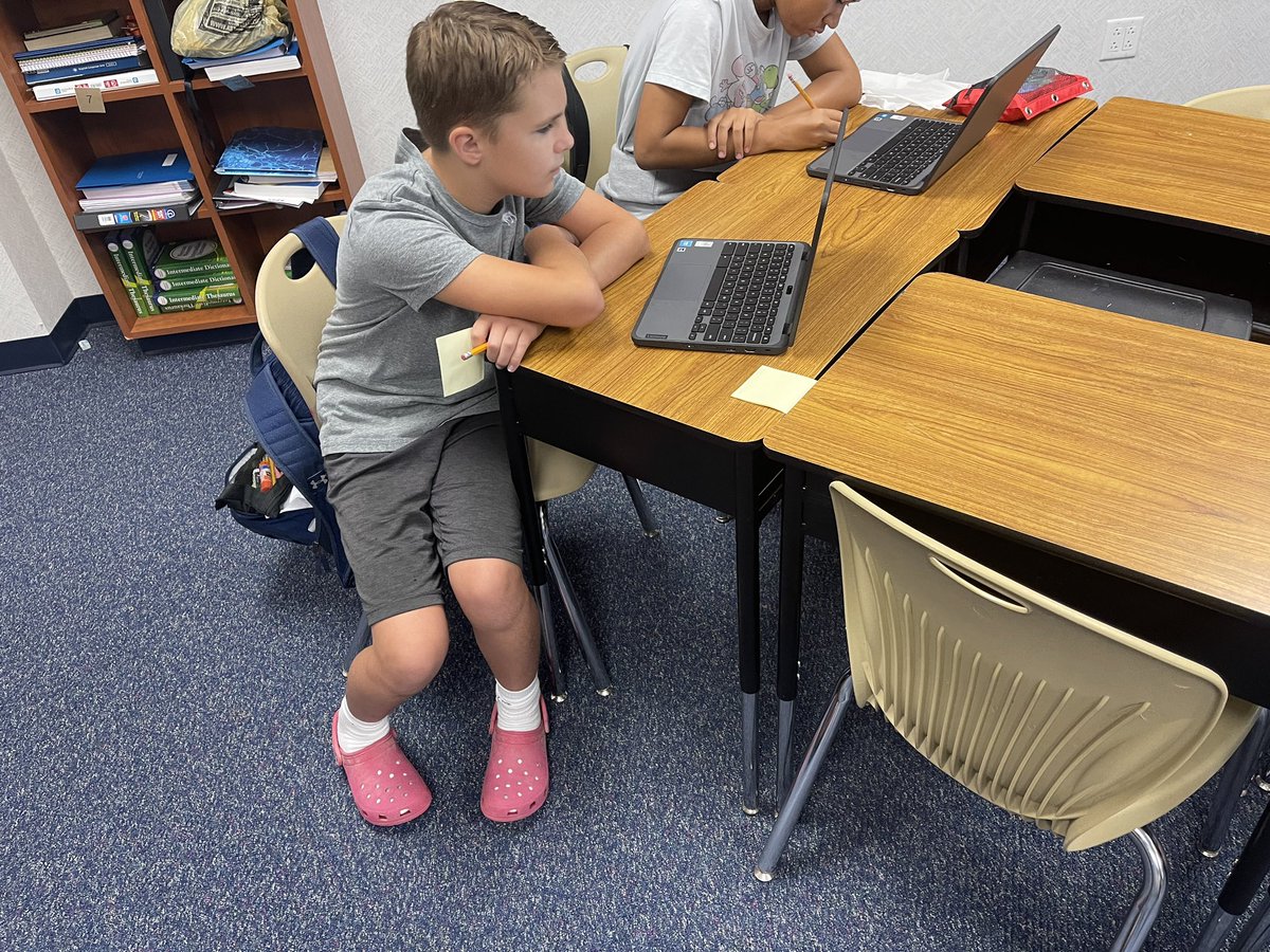 Ms_Rivers_'s tweet photo. After we finished our personal narrative, we spent time peer editing each other’s papers. Everyone had the chance to have 4 different peers read and give advice for their writing. Great work! @LindseyElem https://t.co/MMoFo77hq1