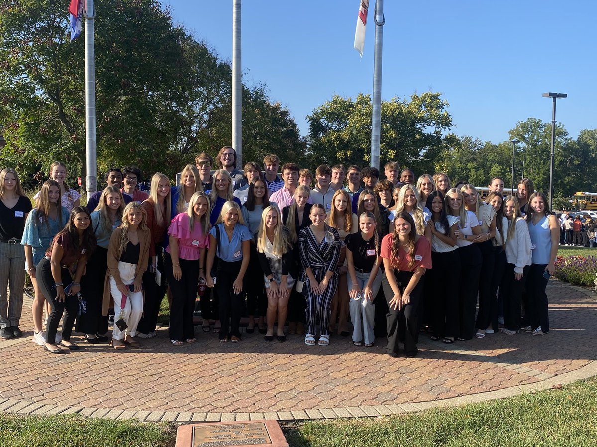 FHHSDECA's tweet photo. DECA kicked off today with D6 Fall Leadership!! We learned the importance of networking,  thinking on our feet, creating new products, the 4P’s and so much more!! https://t.co/AFo80CAhLV