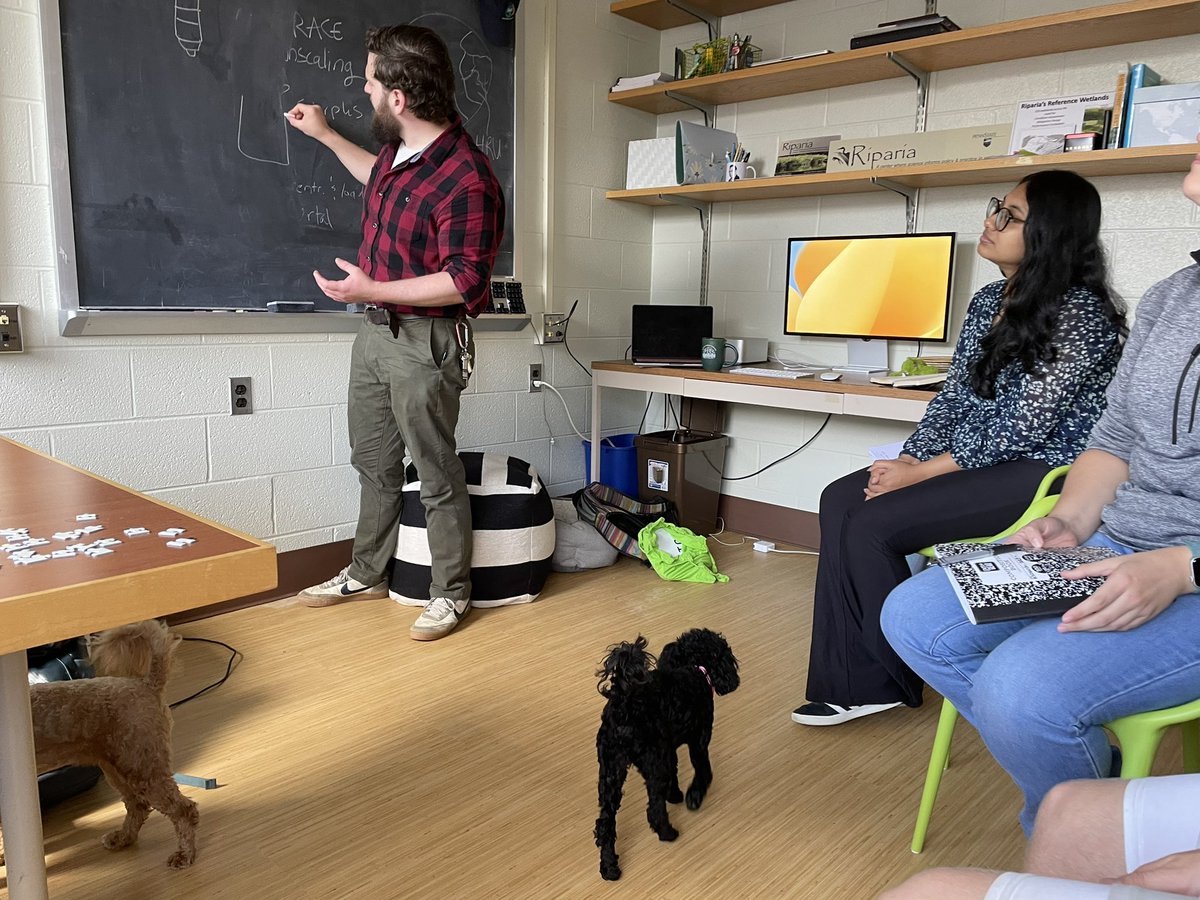 VanmeterKVM's tweet image. I love September! Beautiful fall weather, and lab group meetings are back in full swing! #vanmeterlab @psugeography @PSUEarth @BioGeoCohen @shuyo5 @KielyHine  @ECheriegate