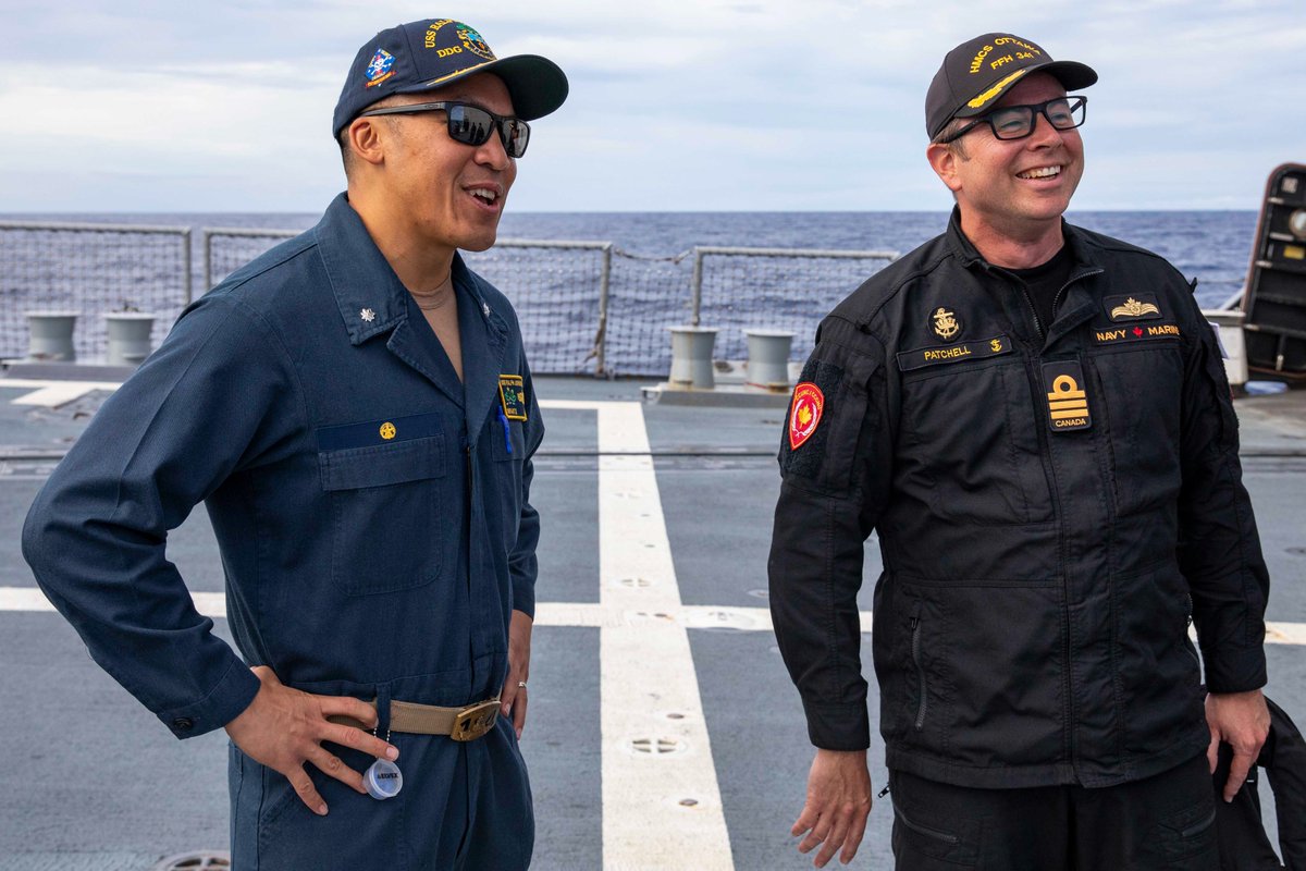 📍 South China Sea - #USSRalphJohnson and #HMCSOttawa conduct the ongoing fall exercise Noble Wolverine. 
🇺🇸🤝🇨🇦
⬇️⬇️⬇️
cpf.navy.mil/Newsroom/News/…