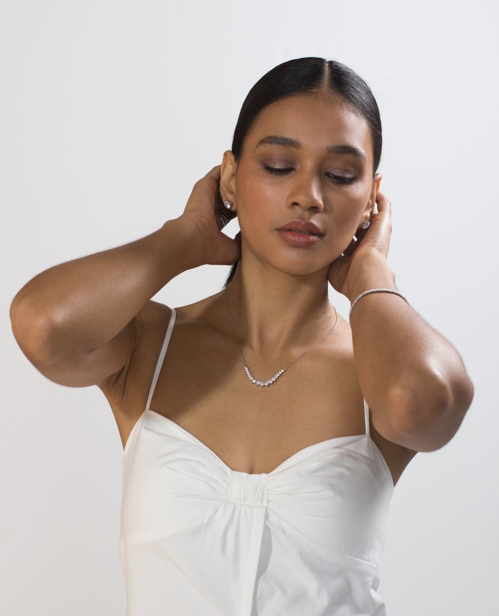 MyWithClarity's tweet photo. Transcend time and trends with our staple classics  ⌛️⁠
.⁠
.⁠
.⁠
.⁠
.⁠
.⁠
#labgrowndiamonds #diamondjewelry #engagementrings #diamondring #ethicaldiamonds  #instajewelry #fashionjewelry #jewelrygram #jewelleryaddict #finejewelry https://t.co/Jfhs6FvJyw