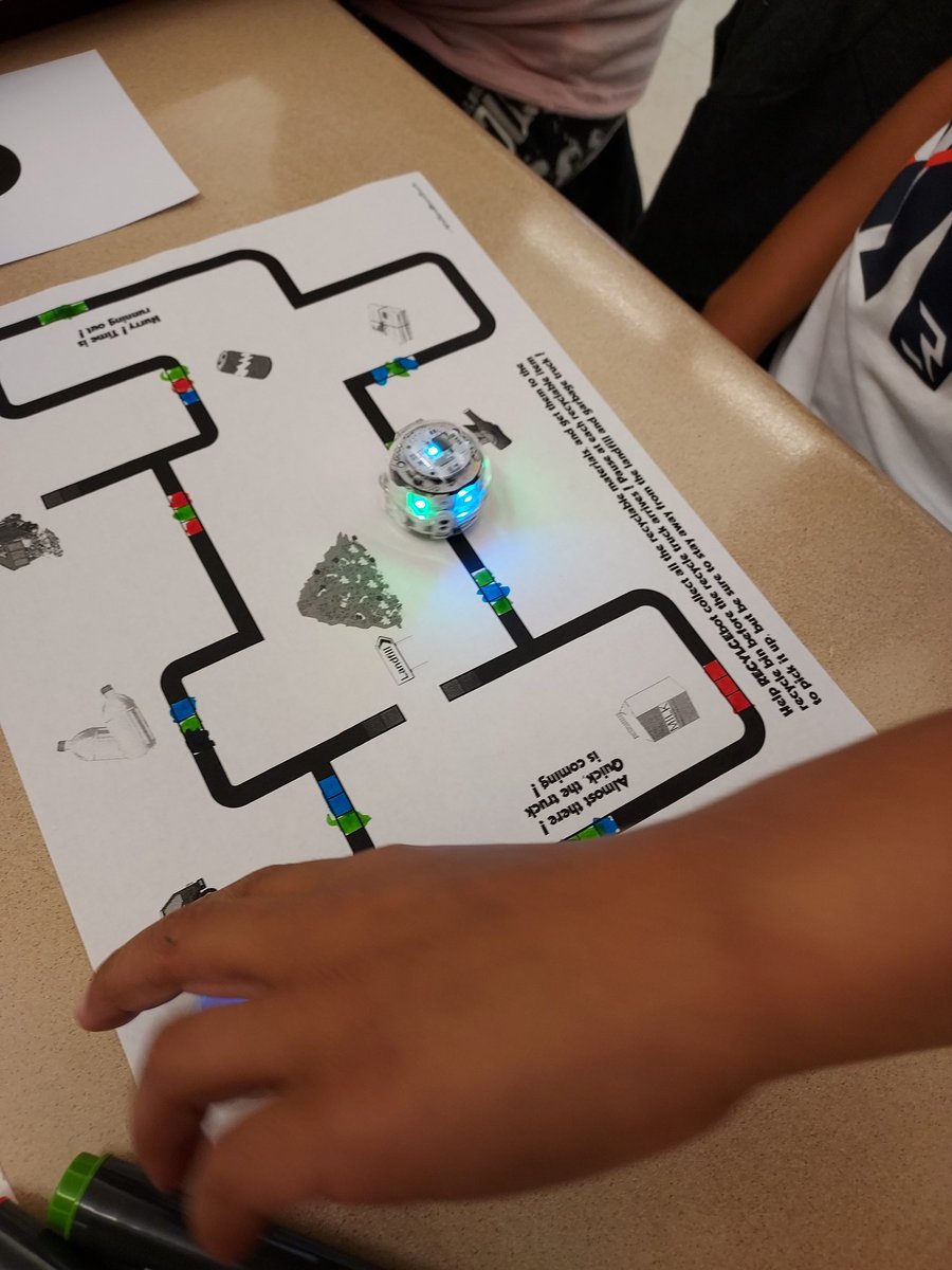 bucci_shelly's tweet photo. Today we tried the @Ozobot and had a blast sending our bots through the ♻️ path!  @NewCastleAreaSD https://t.co/pTyOOCRgn0