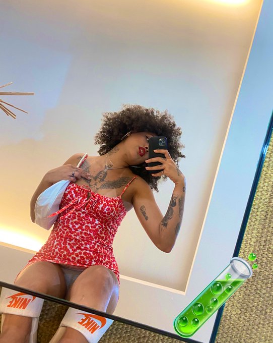 Tive que por uma calcinha s&oacute; por que ia andar de moto99, t&aacute; um pouquinho escuro, mas duvido voc&ecirc; acertar<a href="/tag/obagulho%C3%A9louco"class="tags"><span>#obagulho&eacute;louco</span></a>