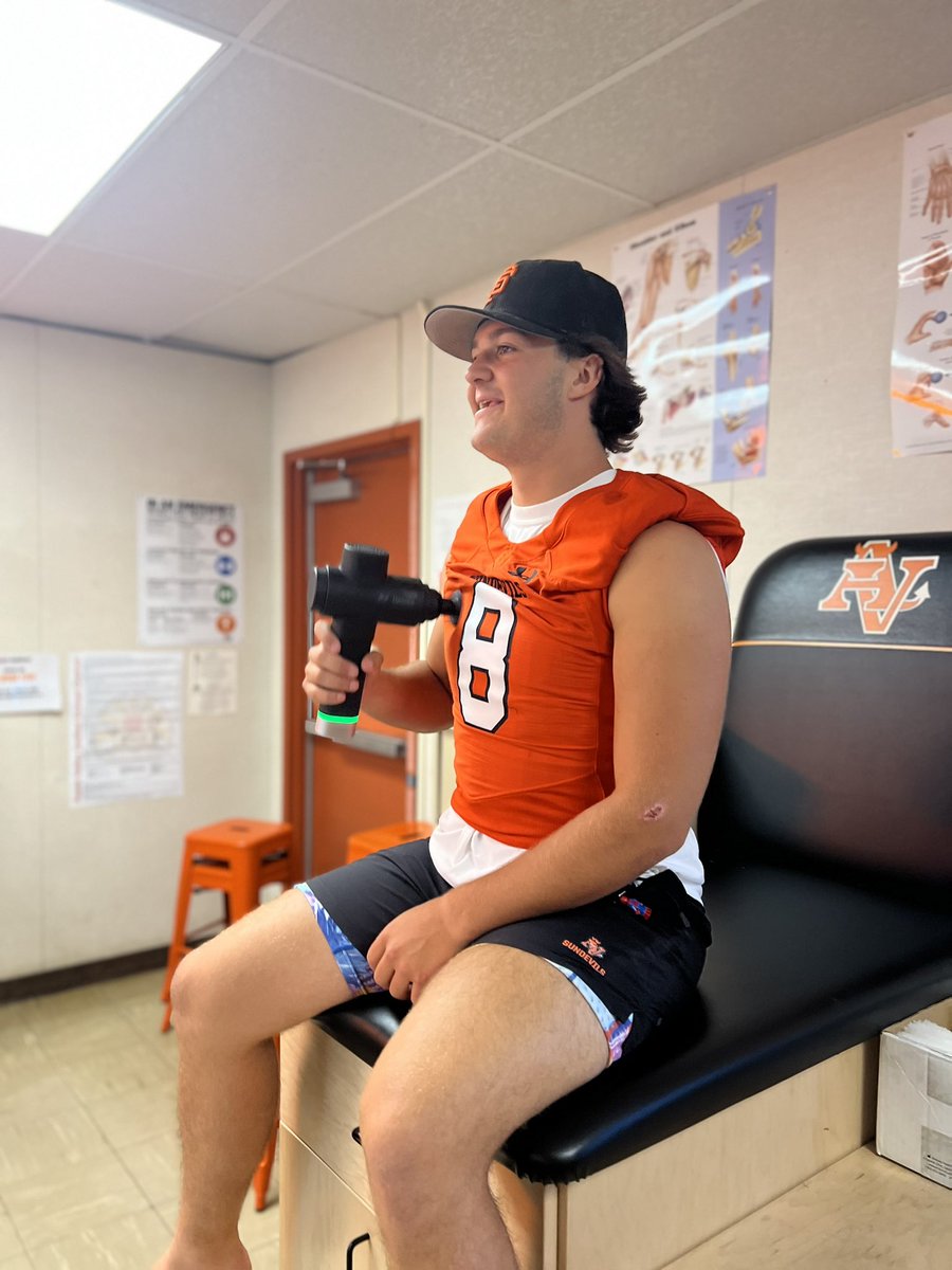 AVSunDevilFB's tweet photo. Apple Valley Football was generously donated some equipment from @Hyperice . This equipment enhances athletes’ training and recovery. Thanks so much Hyperice!
•
#Hyperice #DoWhatYouLoveMore #HyperVibes #GoDevils #SunDevilPrideIsContagious @avhs_news @avusd https://t.co/eAuES667bz