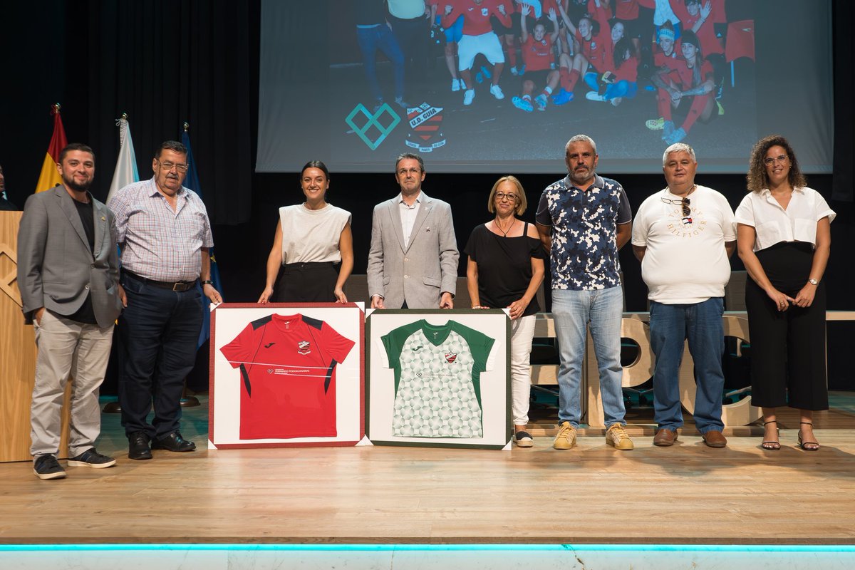 arencibiajj's tweet photo. Quiero felicitar a la @udguia por su apuesta firme por el #FútbolFemenino con el nuevo proyecto que han presentado esta tarde en las impresionantes instalaciones de la @UFPCanarias 

👏En especial a Pepe Juan, a Merci, al cuerpo técnico y a las jugadoras 

#FútbolCanario https://t.co/WE6u52toYA