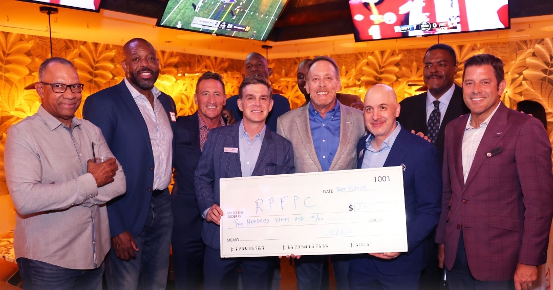 ChicagoRPFPC's tweet image. Thank you to Rob Johnson and the Tony P's organization for inviting our guys to stop by for their Business Networking event! We want to give a very special thank you for their generous donation to our RPFPC work! 👏 #NFLPAChicago #RPFPC #Brotherhood