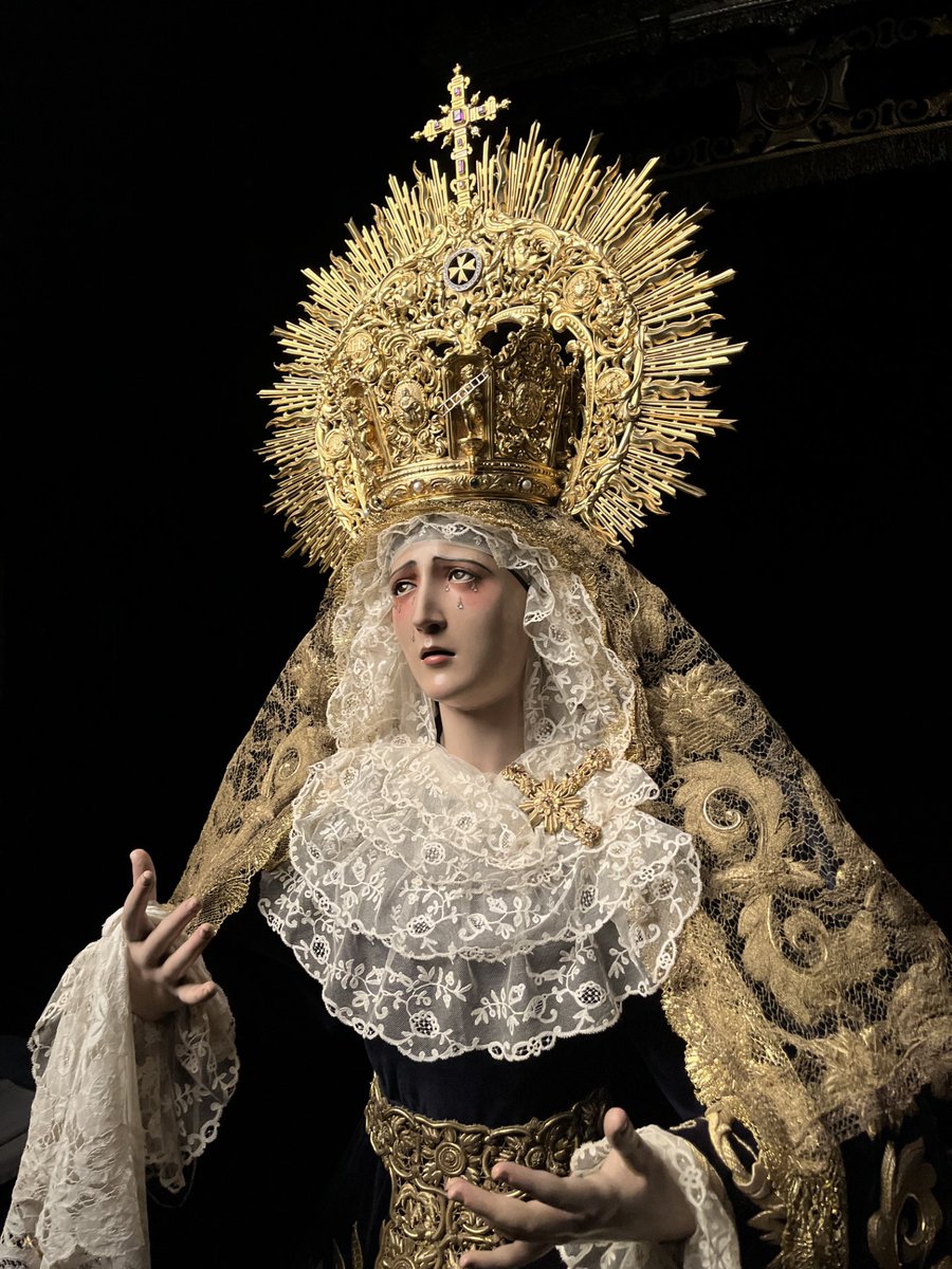 María Stma. de los Dolores ya se encuentra en el altar mayor de <a href="/SanVicente_Sev/">Parroquia SanVicente</a> a la espera de la celebración de los Dolores Gloriosos de María

📸@danirch03