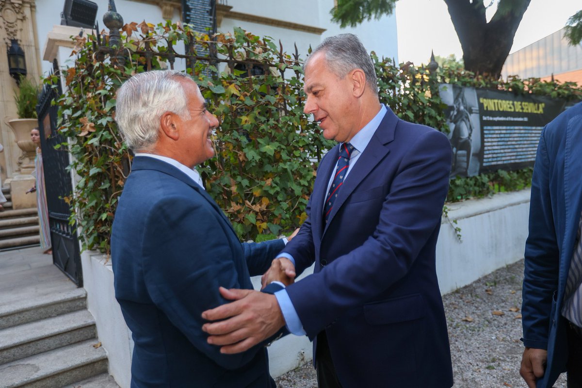 jlsanzalcalde's tweet photo. La @FundacionVMMP acoge desde hoy una maravillosa exposición de grandes artistas sevillanos a beneficios de la obra asistencial del @rociodetriana 

Un maravilloso compendio de arte que he tenido el honor de inaugurar y que puede visitarse hasta el 9 de noviembre. https://t.co/mxnQGNuYd0