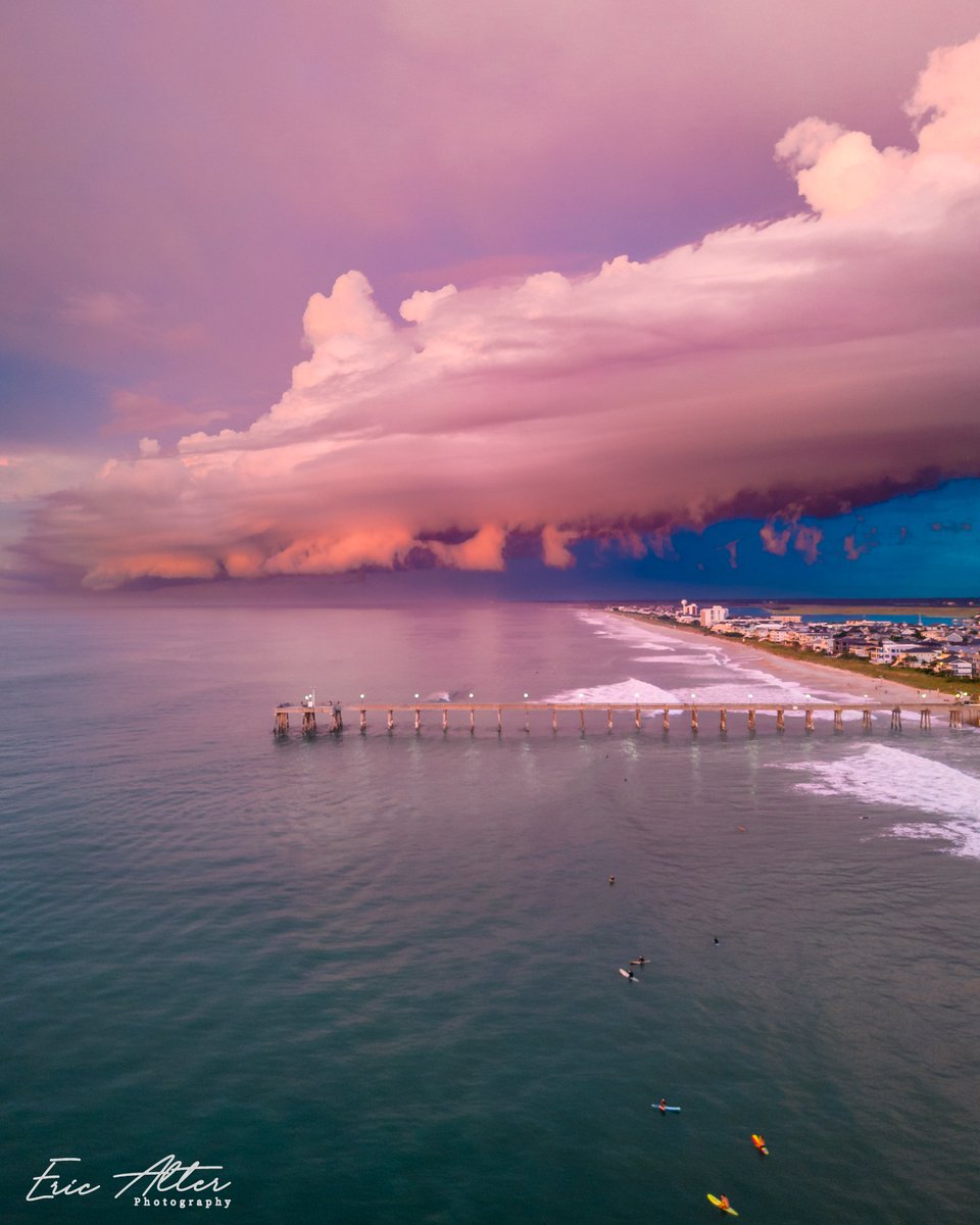 EricAlterPhoto's tweet photo. Such a great sunrise this morning. This was one view of it with storm clouds rolling in. I'll post the other direction tomorrow but it was even better I think.

#wrightsvillebeach #storm #dronephotography #pier #wilmingtonnc https://t.co/XGktT7m56t