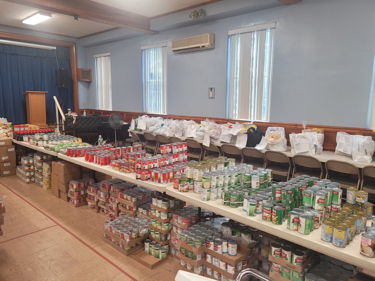 Awesome time today giving back through the T-Mobile Foundation at the Food Brigade in Dumont, NJ! They are doing amazing things there feeding over 48k folls YTD!

Thank You Emily Chalas for setting this up and Mike Walker for picking an amazing charity!