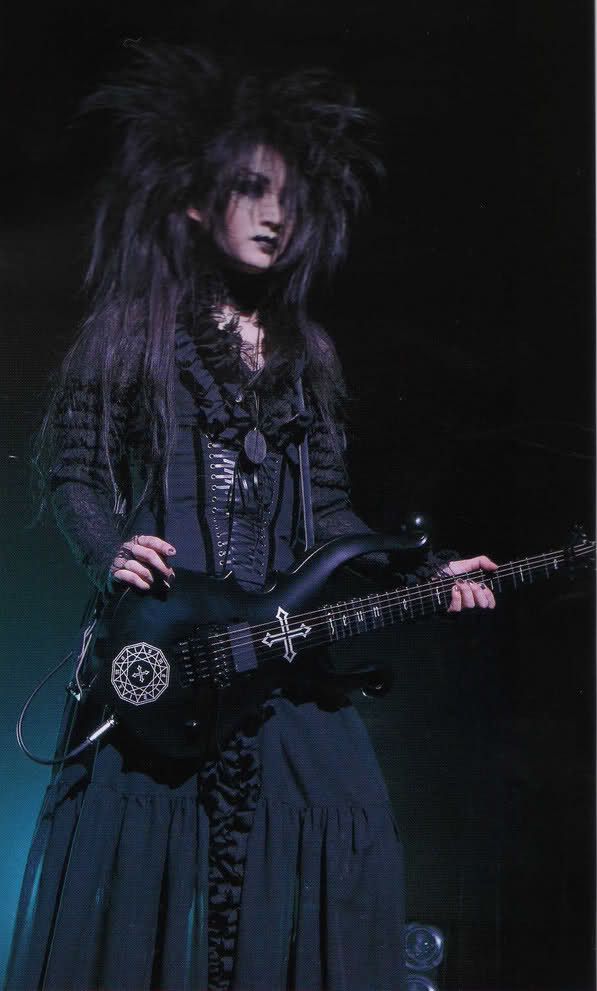 EmmanuelSk42321's tweet photo. Hello. All my #alternativefashion friends. I enjoy listen #manasama 's music #MaliceMizer , #MoidixMois , his fashion. I don't #lolitafashion , I do support 1000%, I won't say any names because I respect then Internet boundaries, I felt that over 33 years ago. I enjoy music, https://t.co/XfT9djKjWT
