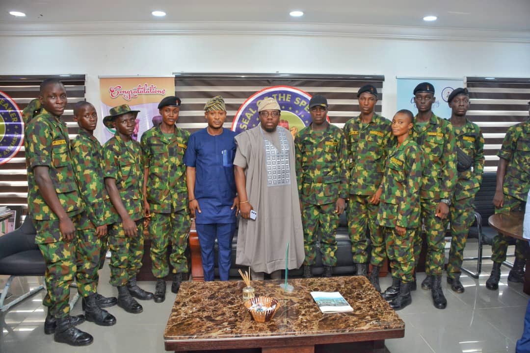 Earlier today, I hosted the successful candidates of Batch 34AK of the Nigerian Navy, who are indigenes of Osun State, in my office. On behalf of the 8th Session of the Osun State House of Assembly, I congratulated them on the opportunity to serve our fatherland in this capacity.
