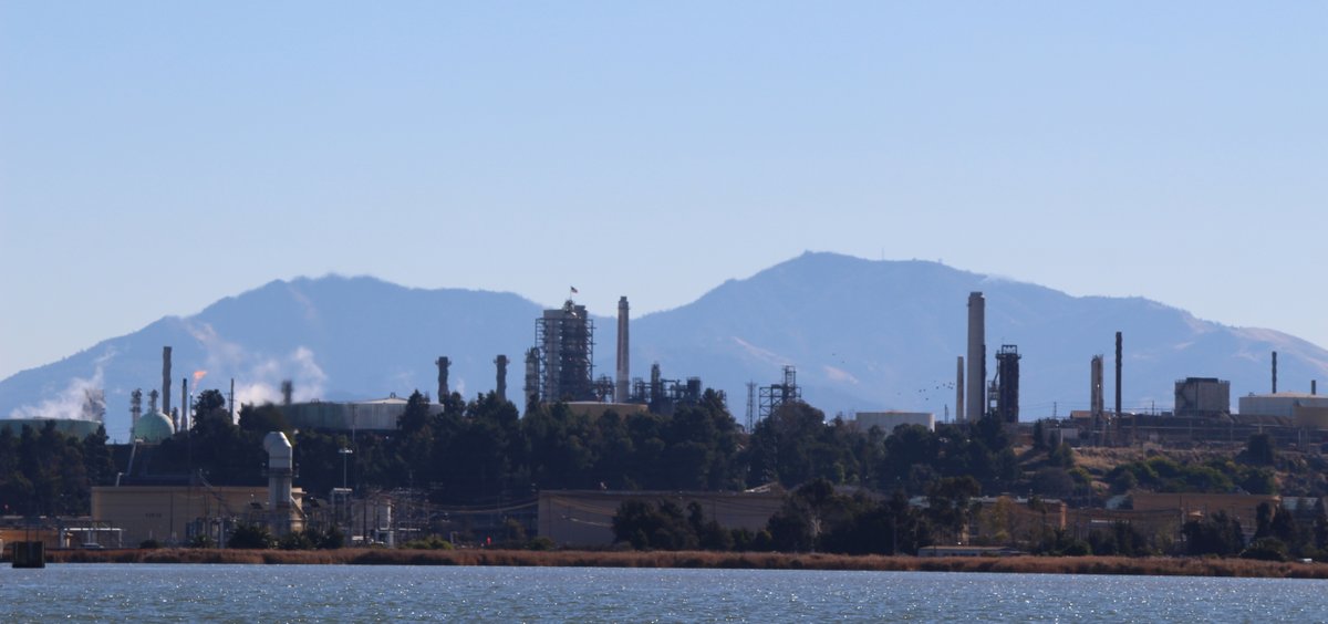 Refinery transparency is an imperative! #SB674 - authored by @SenGonzalez33 - is on the Assembly Floor!  We're expecting #CalLeg to SAY YES to better data and more protections for #FrontlineCommunities near inherently dangerous refineries. #CARefineryDangers #SB674 @biofuelwatch