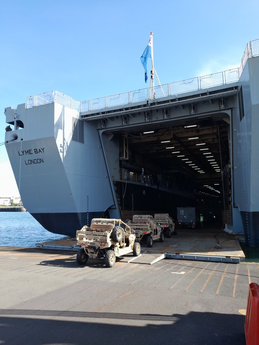 Not your normal rush hour traffic jam 🚗🛻🚦LYME has spent the day loading vehicles at RoRo Jetty @britishports Plymouth