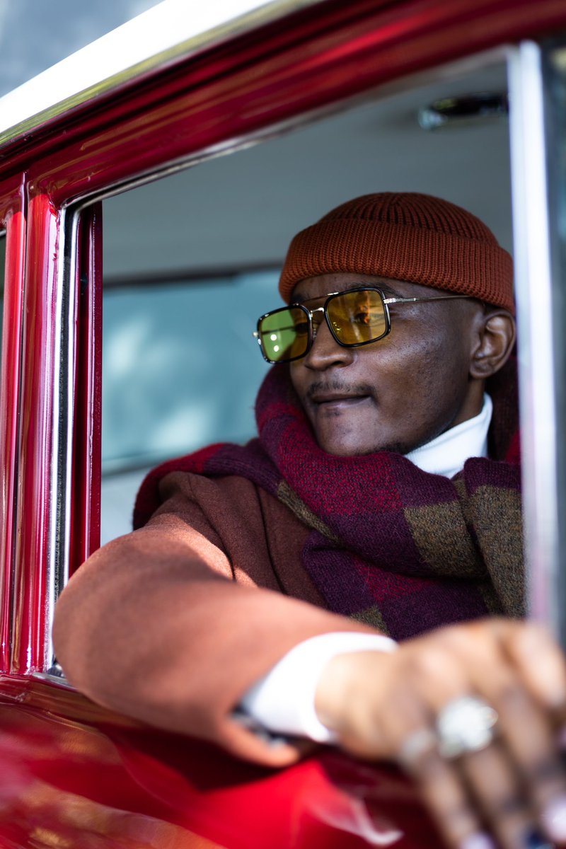 leroyalesa's tweet photo. Ngizo hamba zeng’fike kuwe 🚗💐👩🏽‍❤️‍👨🏽

N G I Z O K U T H A N D A ❤️ 
BTS Ngizokuthanda Visualiser 📺
Link on my bio 📌

📸; @snegraphs 
👔; @jaythestylist_ 

#leroyale #ngizokuthanda #kuwe #newmusic #comingsoon #fyp https://t.co/3V2HprMkHg