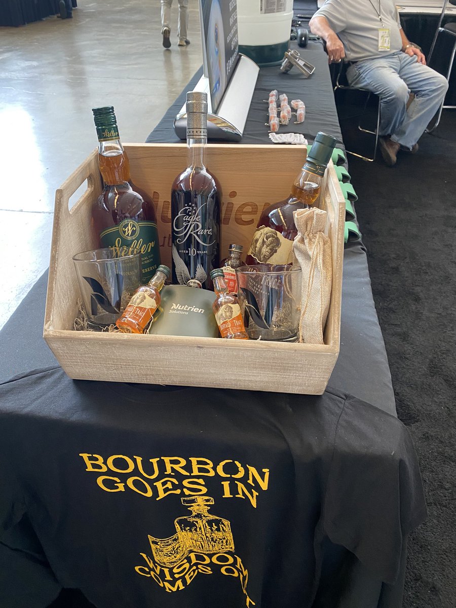 NutrienSolVM's tweet image. Silent auction closes in a few hours! Bourbon lovers come to Booth 125 at the #TreesAndUtilities conference! @ArboristUtility @arborday