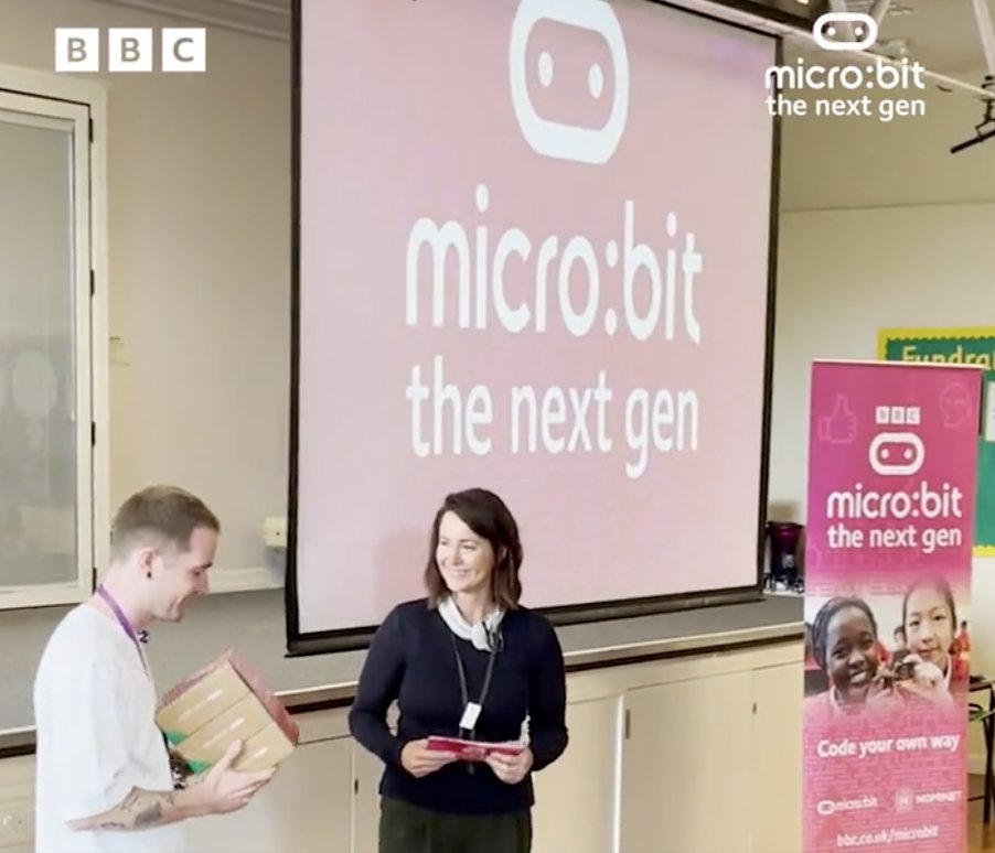 <a href="/BBC_Teach/">BBC Bitesize for Teachers</a> <a href="/IvyChimneys/">Ivy Chimneys Primary</a> <a href="/dantdm/">ᴅᴀɴᴛᴅᴍ💎</a> So exciting to have <a href="/dantdm/">ᴅᴀɴᴛᴅᴍ💎</a> deliver BBC micro:bits - the next gen, to <a href="/IvyChimneys/">Ivy Chimneys Primary</a> school. Let's make sure that all UK primary schools sign up ASAP so they can start receiving their micro:bits and can get coding!
bbc.co.uk/teach/microbit
#BBCmicrobit