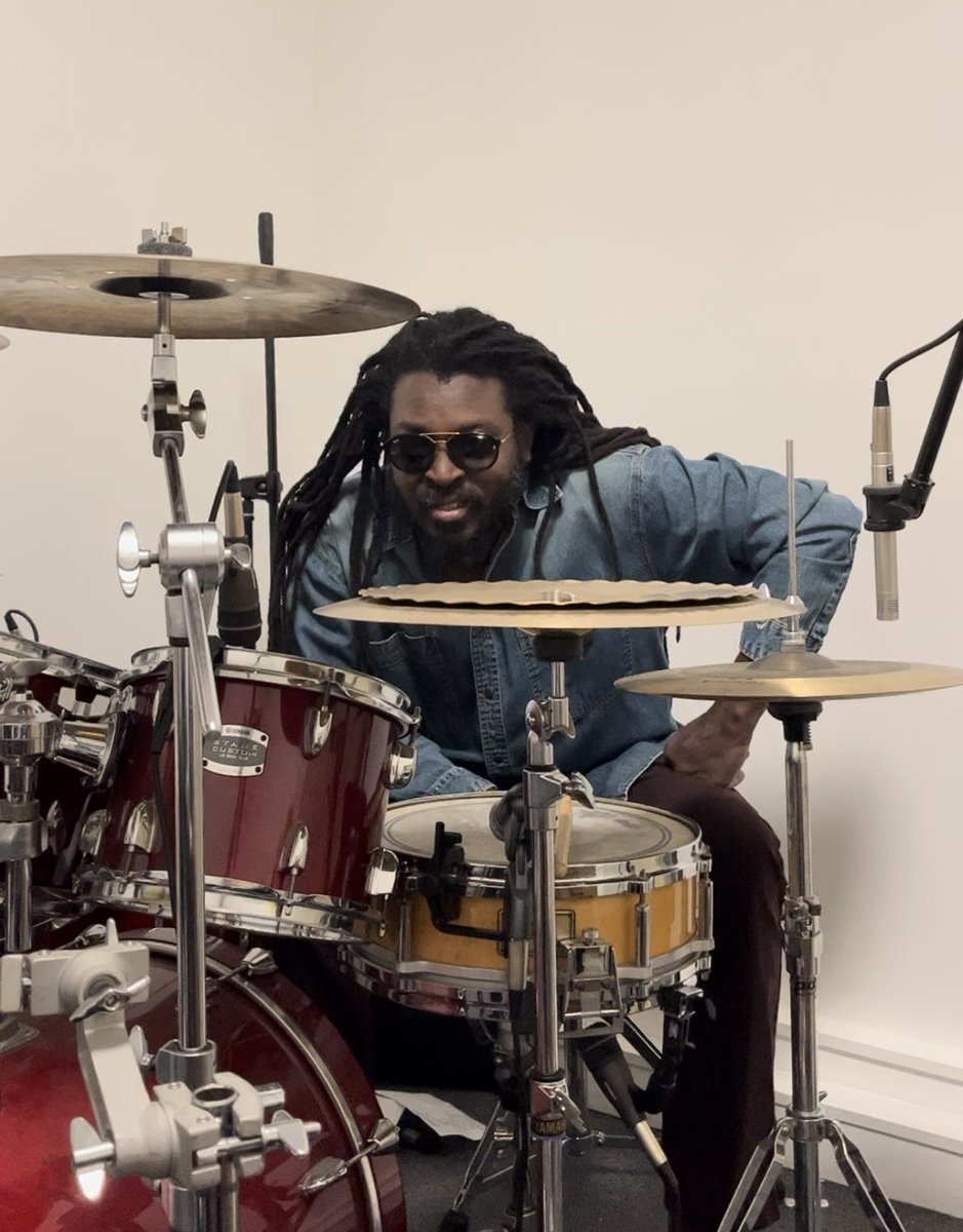 jubbawhite's tweet photo. #drumsonwednesdays

Music is one of the foundations of my life, hence it will always remain one of my biggest enjoyments. 

Its possession of such magnitude of power, brings joy and reverence simultaneously.

#musicislife #reggaedrummer #recordingtime https://t.co/tqHCYhmBCz