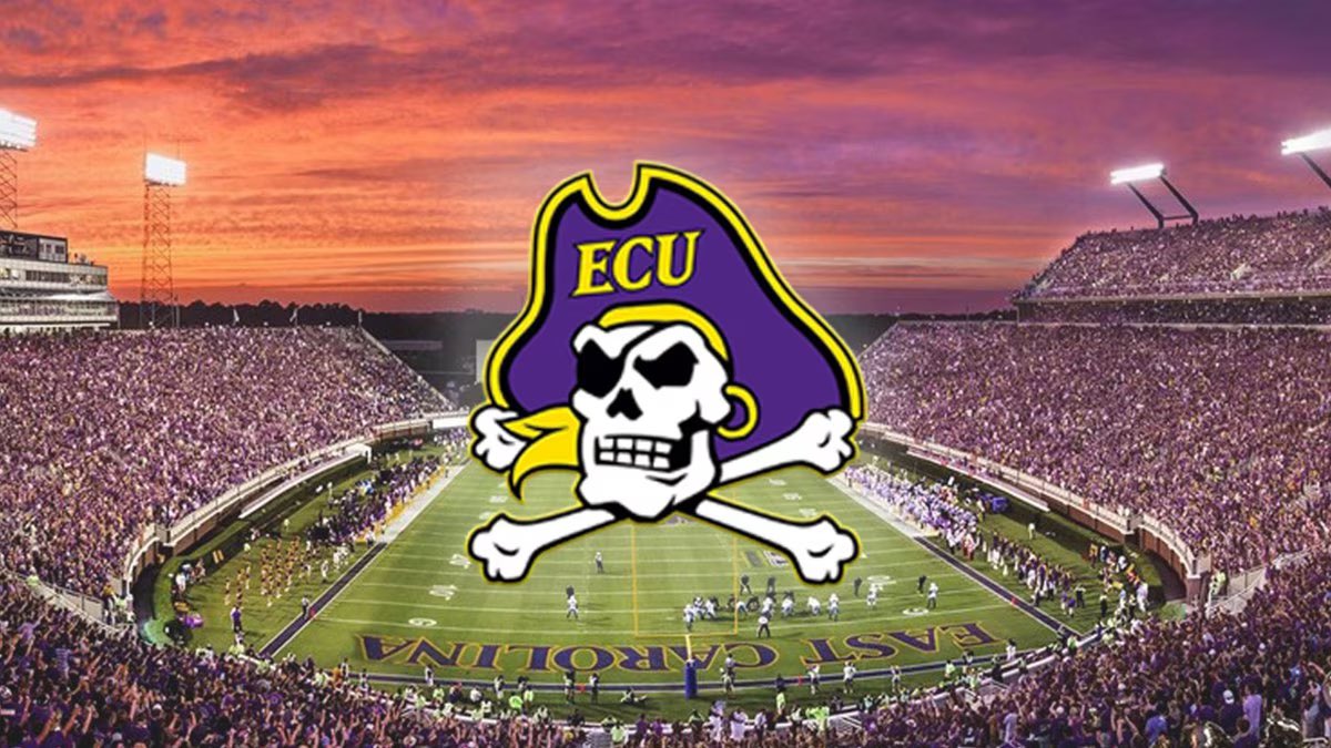 Jevon3Edwards's tweet photo. After a great conversation with @CoachBoyette I’m blessed to receive my 3rd D1 offer from @ECUPiratesFB @SGasperECU 💜💛 https://t.co/UpzrouAucI