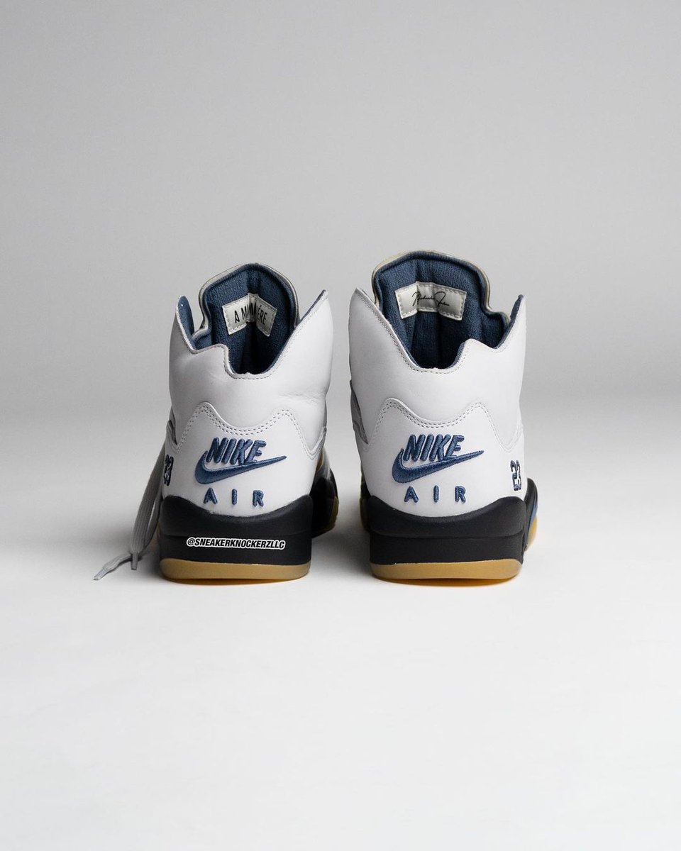 TheSiteSupply's tweet photo. A Ma Maniere x Air Jordan 5 Photon Dust ✨ https://t.co/YepJ3HCBYY https://t.co/NbA6WMei7X
