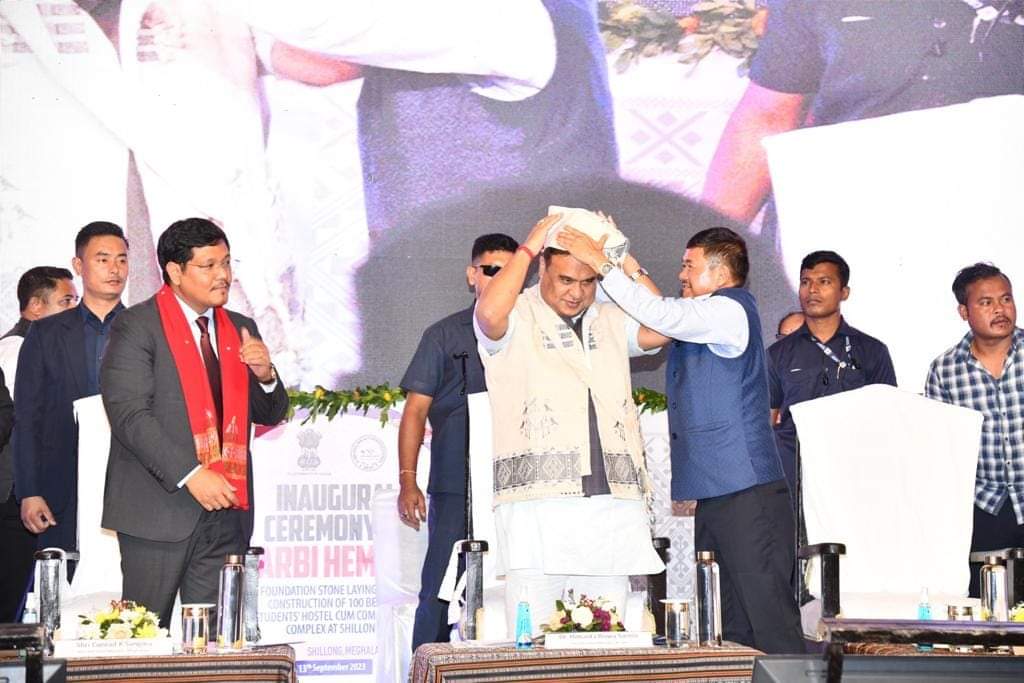 ExecutivePinX's tweet image. I am honored to stand alongside the esteemed people of #KarbiAnglong as the Hon'ble Chief Minister of #Assam, Shri @himantabiswa Sir, Hon'ble CM of #Meghalaya @SangmaConrad Sir and Hon'ble CEM of #KarbiAnglongAutonomousCouncil Dr. @TuliramRonghang Sir today graciously inaugurated