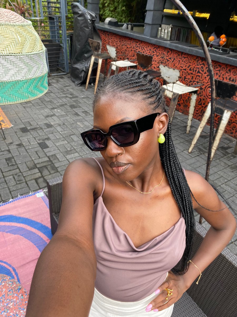 inixni's tweet photo. Gorgeous gworl 📷 https://t.co/SvbFNKIzS8