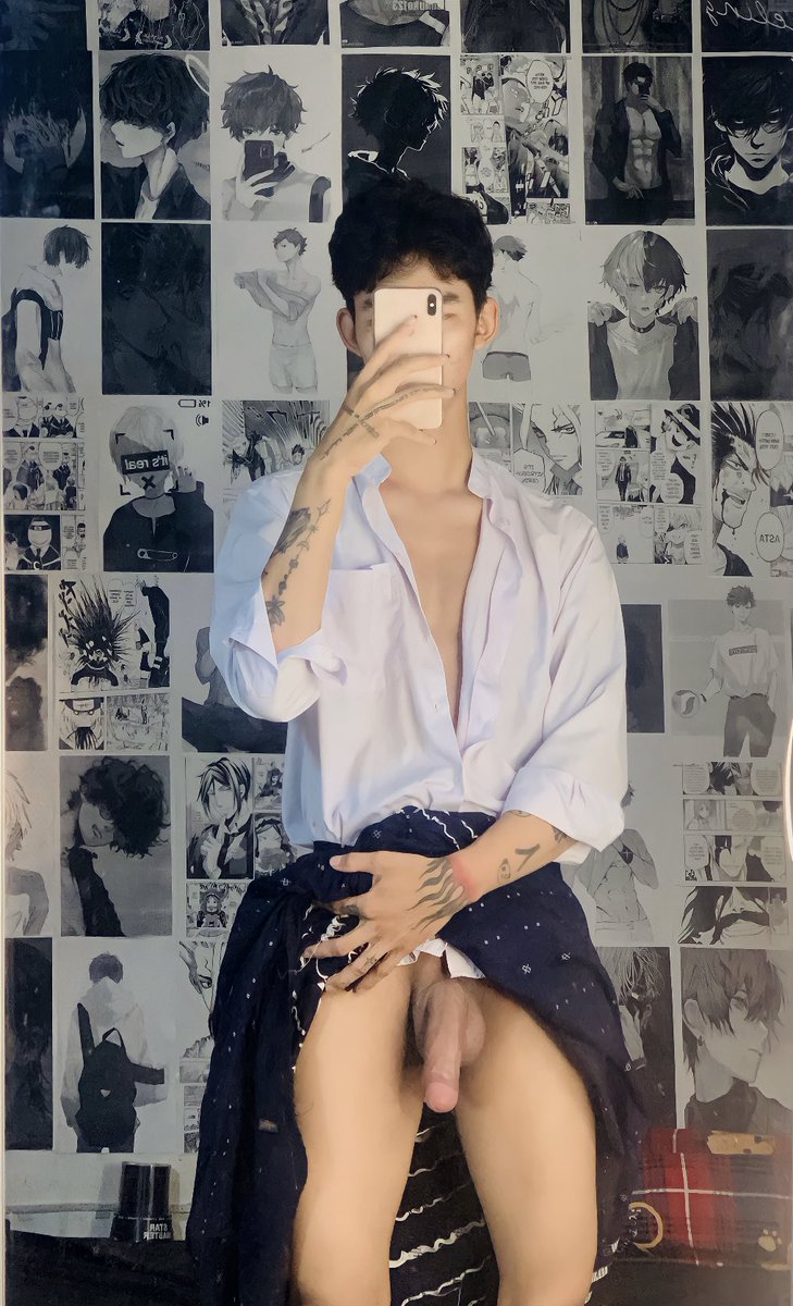 YaungSin2001's tweet photo. ရှေ့မ���ဒူးထောက်ပေးမလား😋 https://t.co/sp0evhYGLz