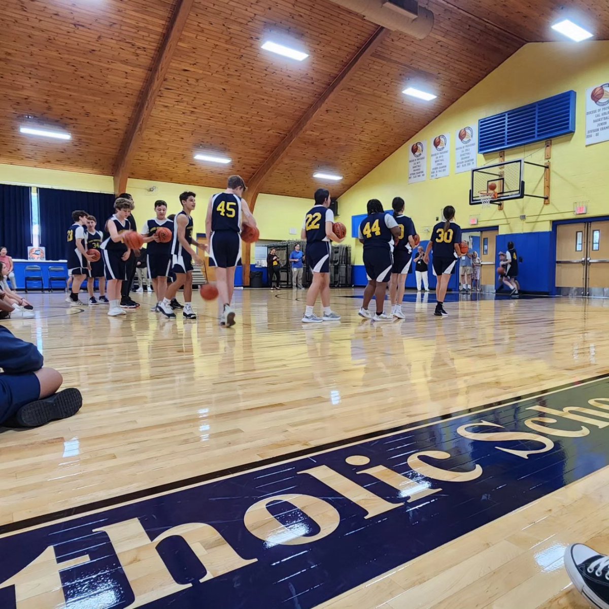 JustForNewKids's tweet photo. It's only Sep 13th, but this might have already been THE BEST day of the new school year. Thank you to @mayorLBH of the city of Woonsocket &amp; @brycehopkins of @pcfriarsmbb for coming to the @GWCRS gym blessing, talking with us, and drilling with us! 🏀  #purpose #teamwork https://t.co/647gMjzzkk