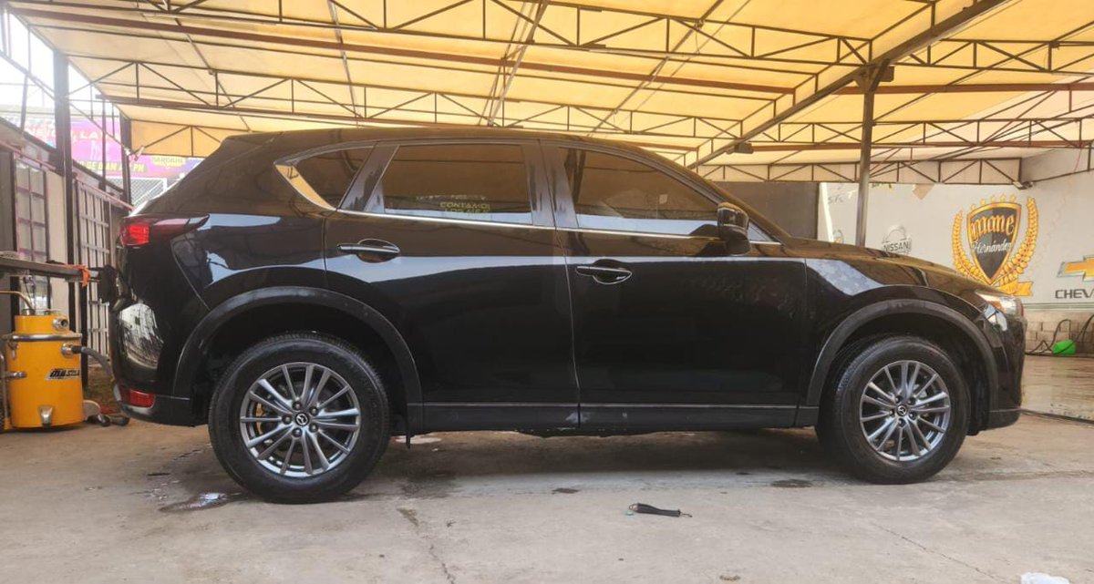 viriitzel's tweet photo. 🔴Alerta🔴
Buenos días ...pido su ayuda me robaron la camioneta Mazda 2019 placa NKP1528  aproximadamente a las 6:35 de la tarde del día de ayer en valle de Chalco Solidaridad  
Trae un golpe atrás casi no se le nota....   #valledechalco #robo #noticia #alerta https://t.co/lpqbde4TJi