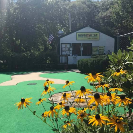 puttsandmore's tweet photo. There’s so much beauty left in this season if you only take time to make the putt.

#puttsandmorefamilyfuncenter https://t.co/k12gEK4lk8